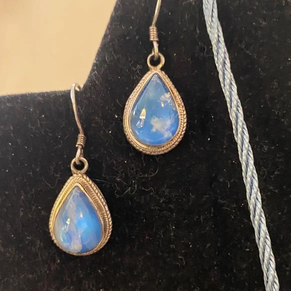 Elegant Moonstone 925 SS Teardrop Jewelry Set - Picture 3 of 8